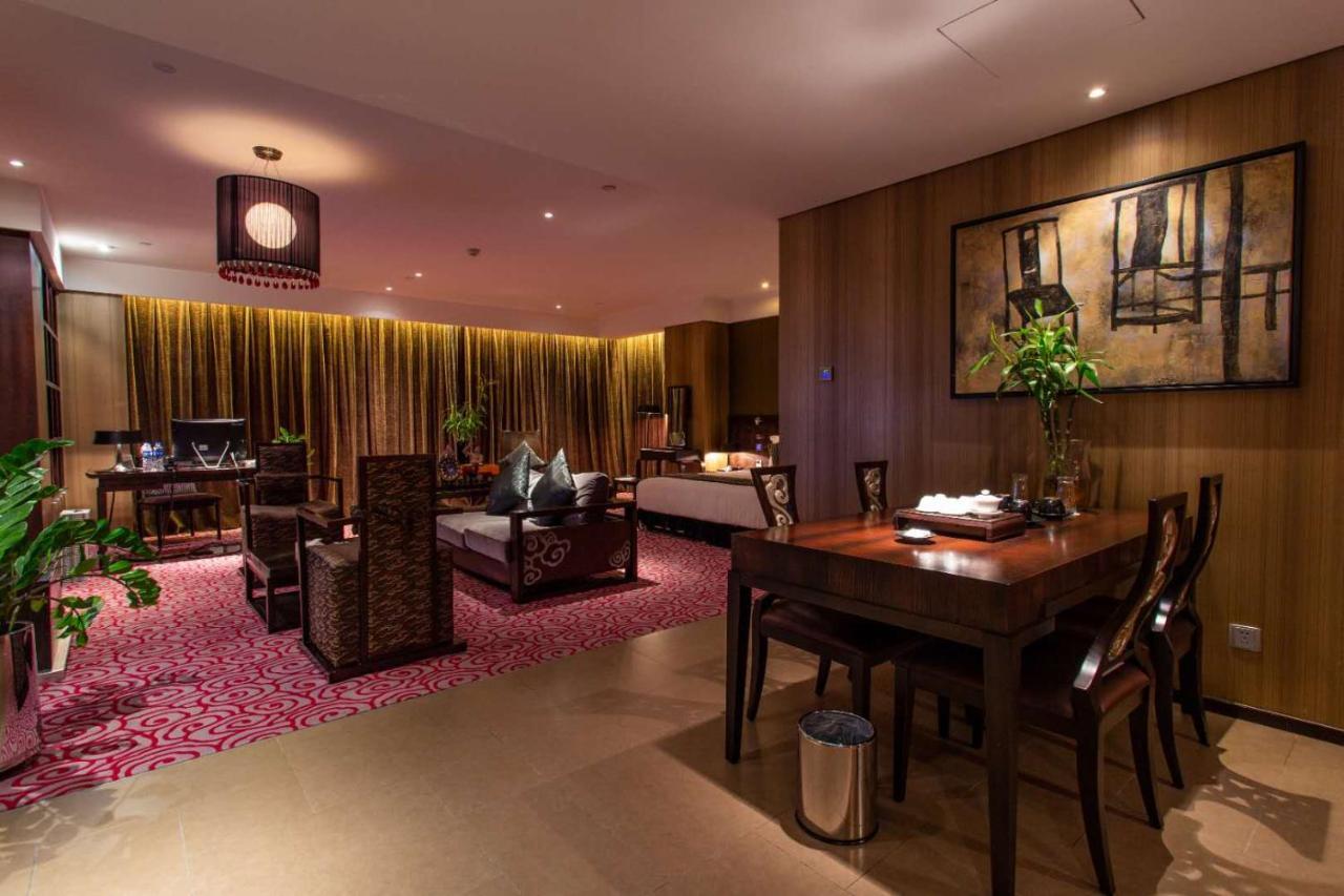 Christian'S Hotel Luoyang Лоян Екстер'єр фото