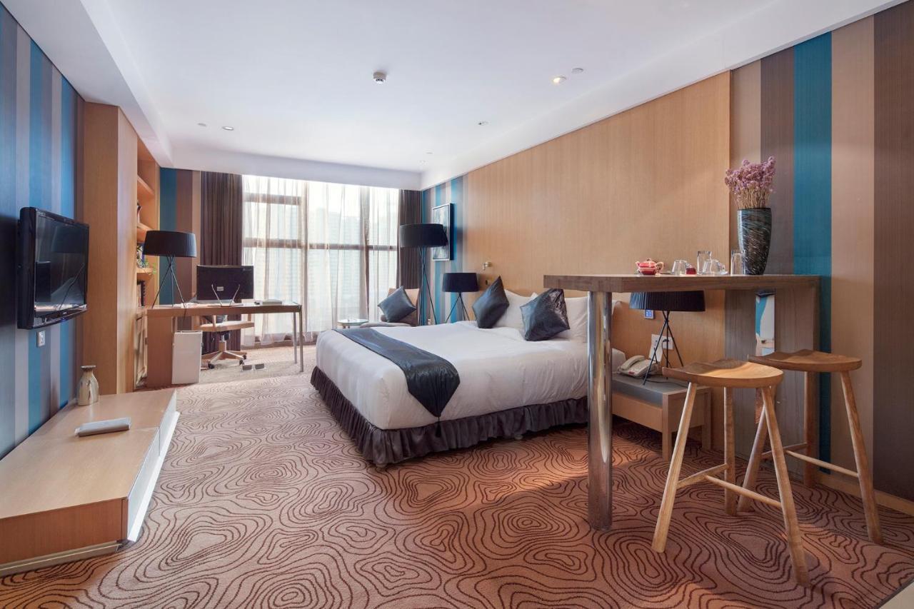 Christian'S Hotel Luoyang Лоян Екстер'єр фото