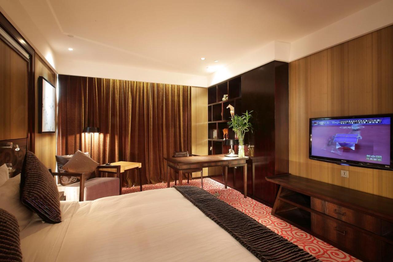 Christian'S Hotel Luoyang Лоян Екстер'єр фото