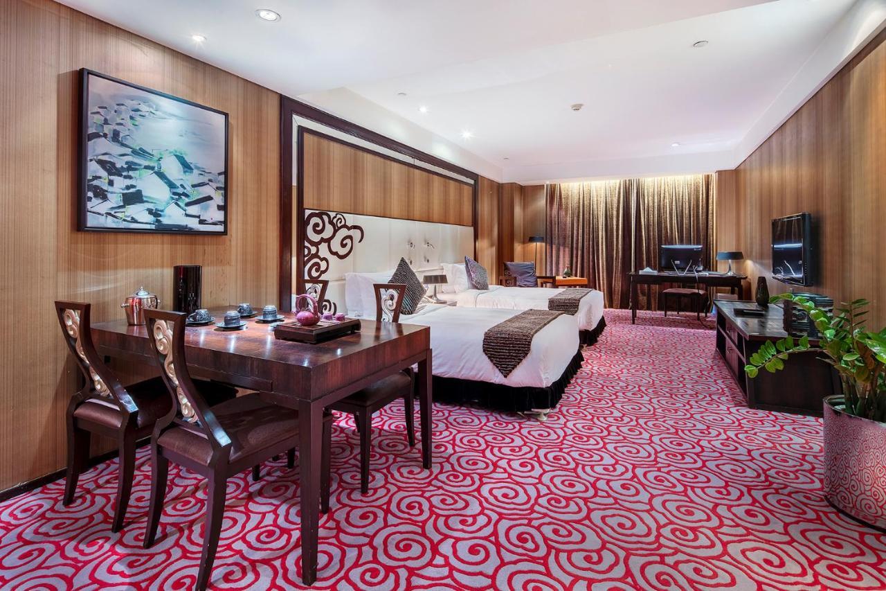 Christian'S Hotel Luoyang Лоян Екстер'єр фото