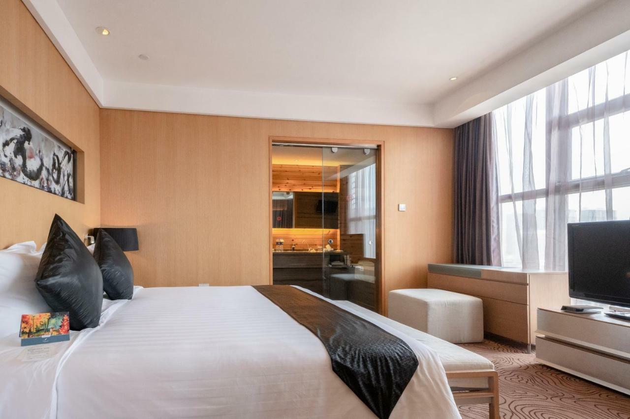 Christian'S Hotel Luoyang Лоян Екстер'єр фото