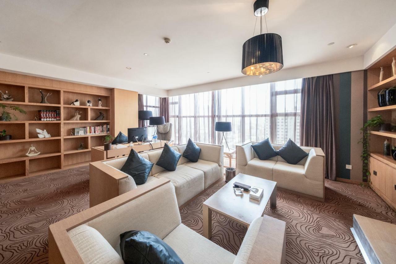 Christian'S Hotel Luoyang Лоян Екстер'єр фото