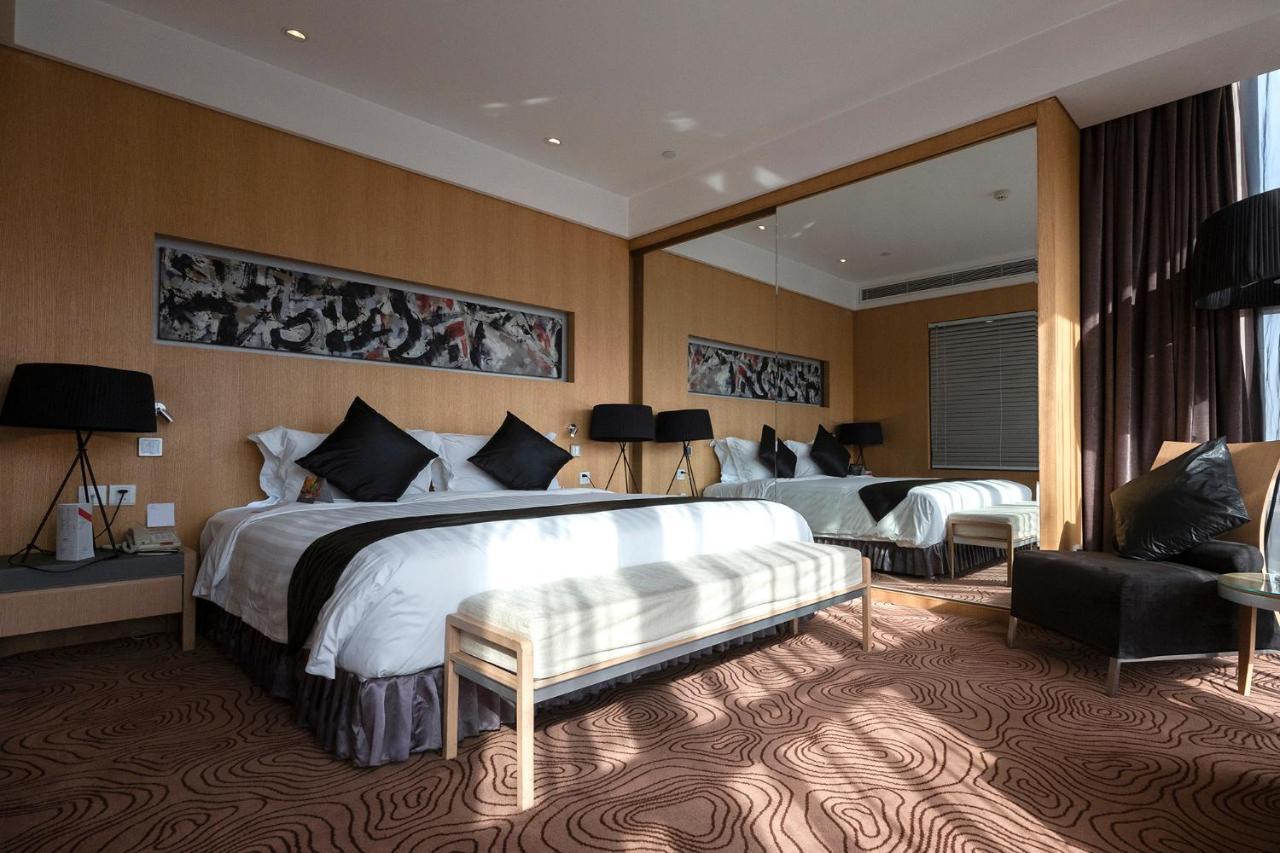 Christian'S Hotel Luoyang Лоян Екстер'єр фото