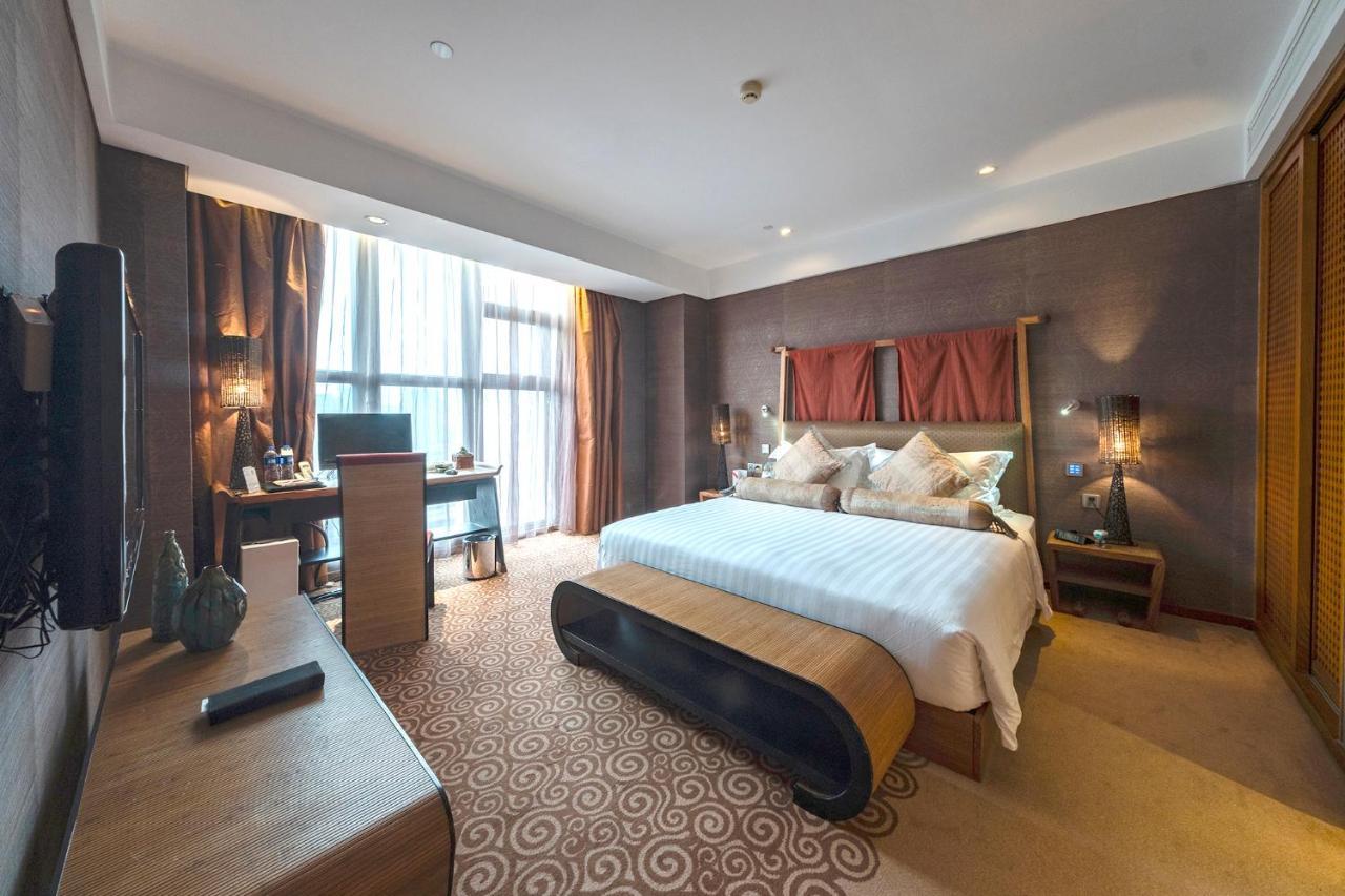 Christian'S Hotel Luoyang Лоян Екстер'єр фото