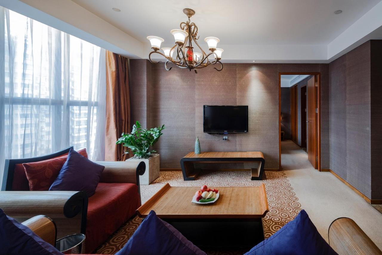 Christian'S Hotel Luoyang Лоян Екстер'єр фото